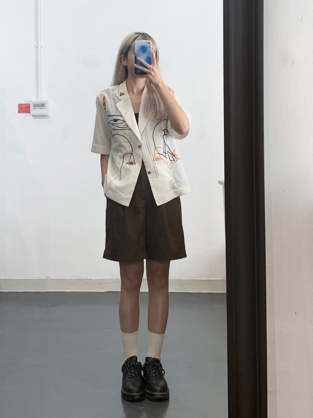 「シンプルコーデ、夏、休日スタイル、ootd、UNIQLO、大人カジュアル、シンプル、カジュアル、オトナカジュアル、カジュアルコーデ、vintage、古着、白Tシャツ、Tシャツ、outfit」｜「initialのアイテム（シャツ/ブラウス、ホワイト系）」を使った、naoki.lcsさん（レディース・162cm）の夏コーディネートの1枚目の写真
