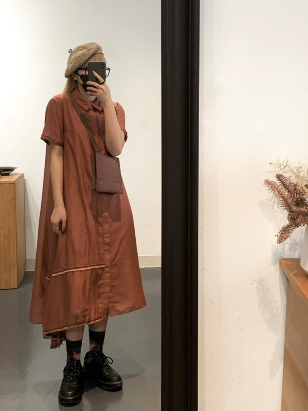 「ootd、夏、淡色コーデ、大人カジュアル、シンプルコーデ、カジュアルコーデ、休日スタイル、春コーデ、シンプル、カジュアル、夏コーデ、着回しコーデ、通勤コーデ、UNIQLO、UNIQLO U」｜「initialのアイテム（シャツワンピース、レッド系）」を使った、naoki.lcsさん（レディース・162cm）の夏コーディネートの1枚目の写真