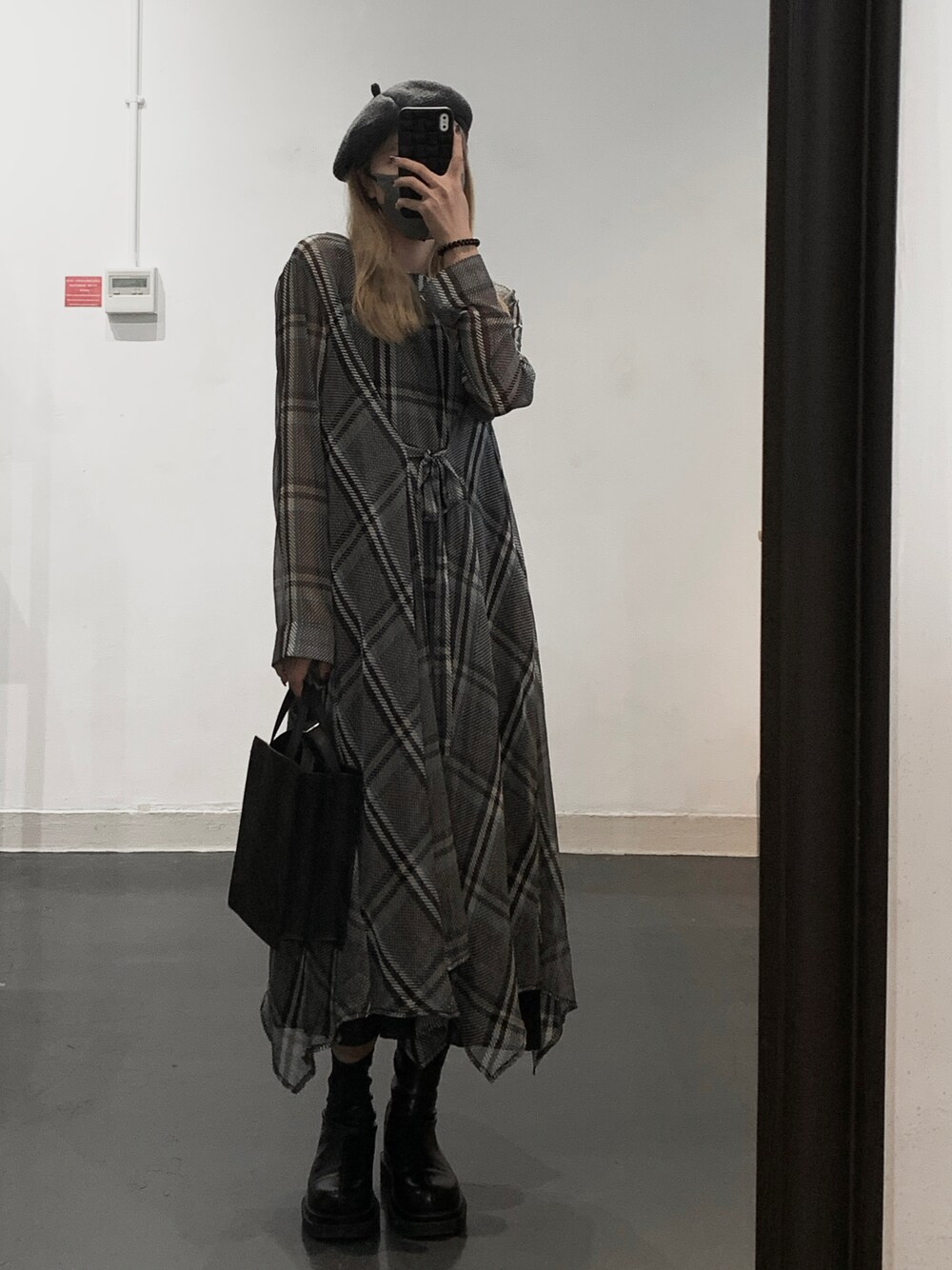 「秋のコーデ、オトナカジュアル、カジュアルコーデ、パンツスタイル、ゆるコーデ、シャツスタイル、ワイドパンツ、ootd、UNIQLO、シンプル、大人カジュアル、シンプルコーデ、休日スタイル、カジュアル、スニーカー」｜「ZARAのアイテム（帽子、グレー系）」を使った、naoki.lcsさん（レディース・162cm）の秋コーディネートの1枚目の写真