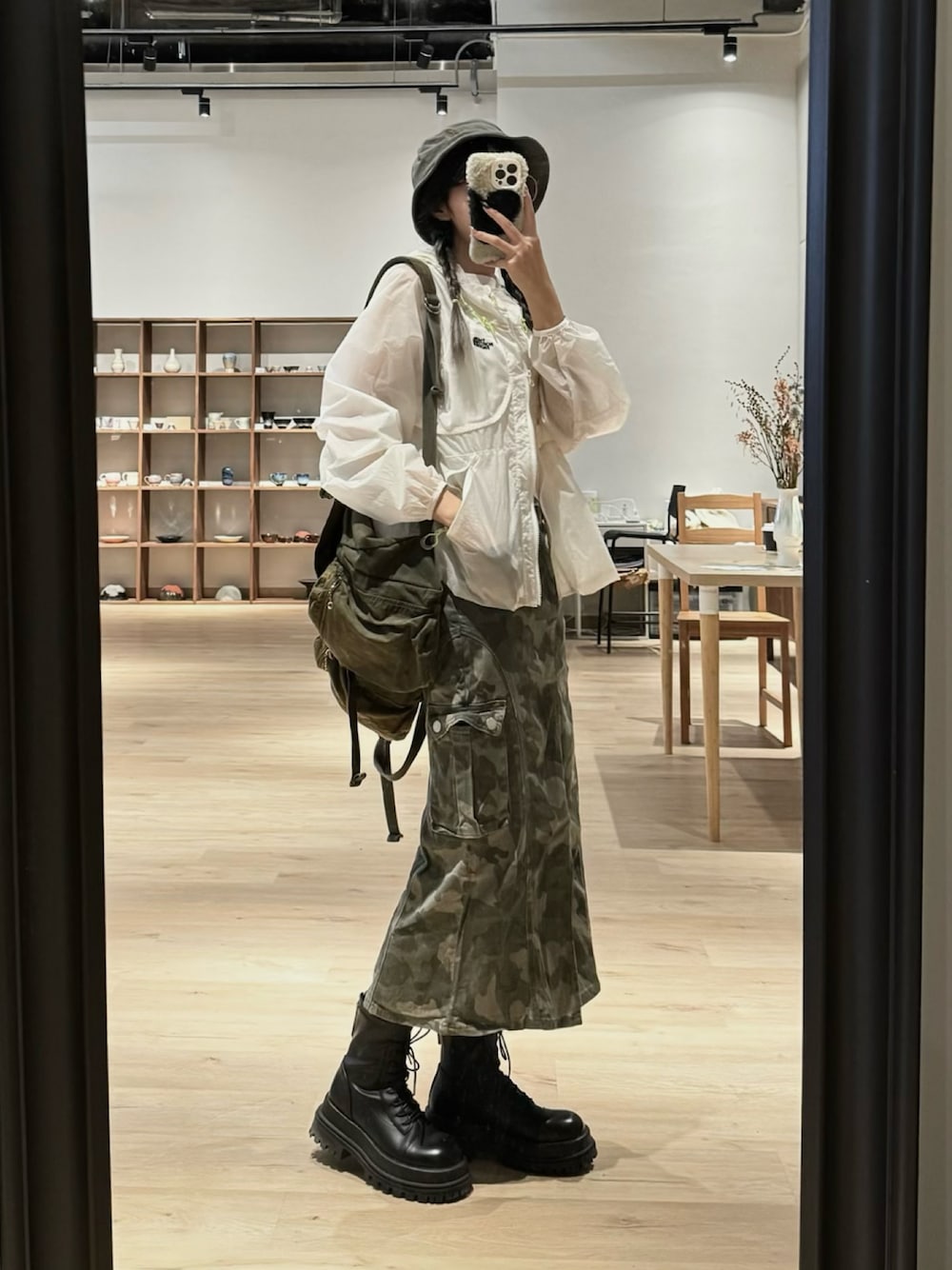 「outfit、大人カジュアル、シンプル、シンプルコーデ、カジュアル、オトナカジュアル、カジュアルコーデ、休日スタイル、THE NORTH FACE、KANGOL、vintage、古着、古着MIX、冬コーデ、ootd」｜「KANGOLの【KANGOL】Washed Bucket/【カンゴール】ウォッシュド バケット ハット（ハット、ベージュ系）」を使った、naoki.lcsさん（レディース・162cm）の冬コーディネートの1枚目の写真