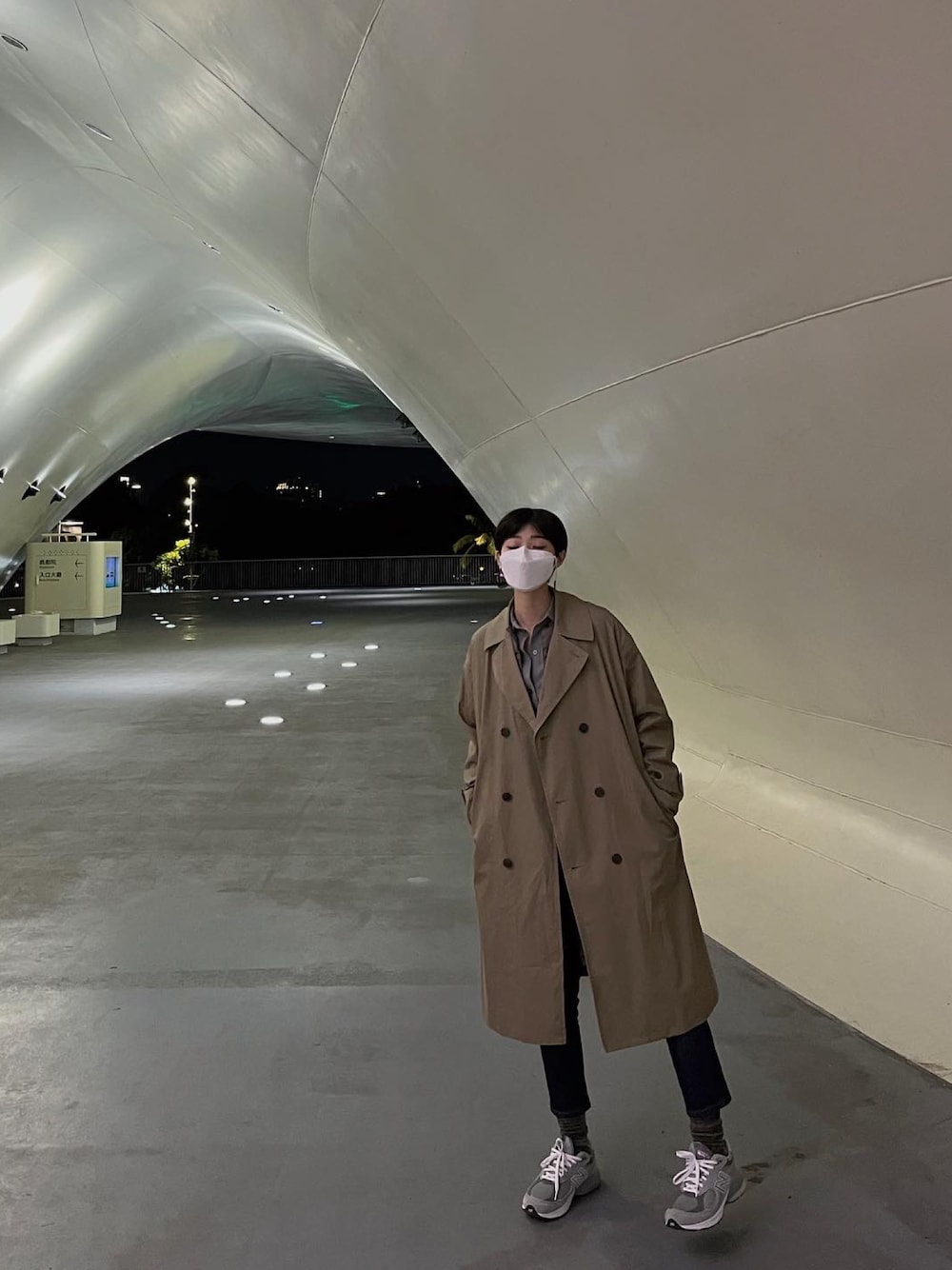 「ootd、MUJI Labo、MUJI、無印良品、New Balance、NB990v3、studio doe」｜「無印良品のアイテム（トレンチコート、ベージュ系）」を使った、Xiさん（レディース・163cm）の冬コーディネートの1枚目の写真