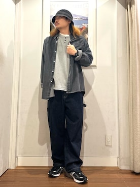 「URBAN RESEARCH Sonny Label（アーバンリサーチサニーレーベル）の『別注』RED KAP×Sonny Label　ペインターデニムパンツ（デニムパンツ、ブルー系）」を使った、Yuya Sasakiさん（メンズ・179cm）の秋コーディネート