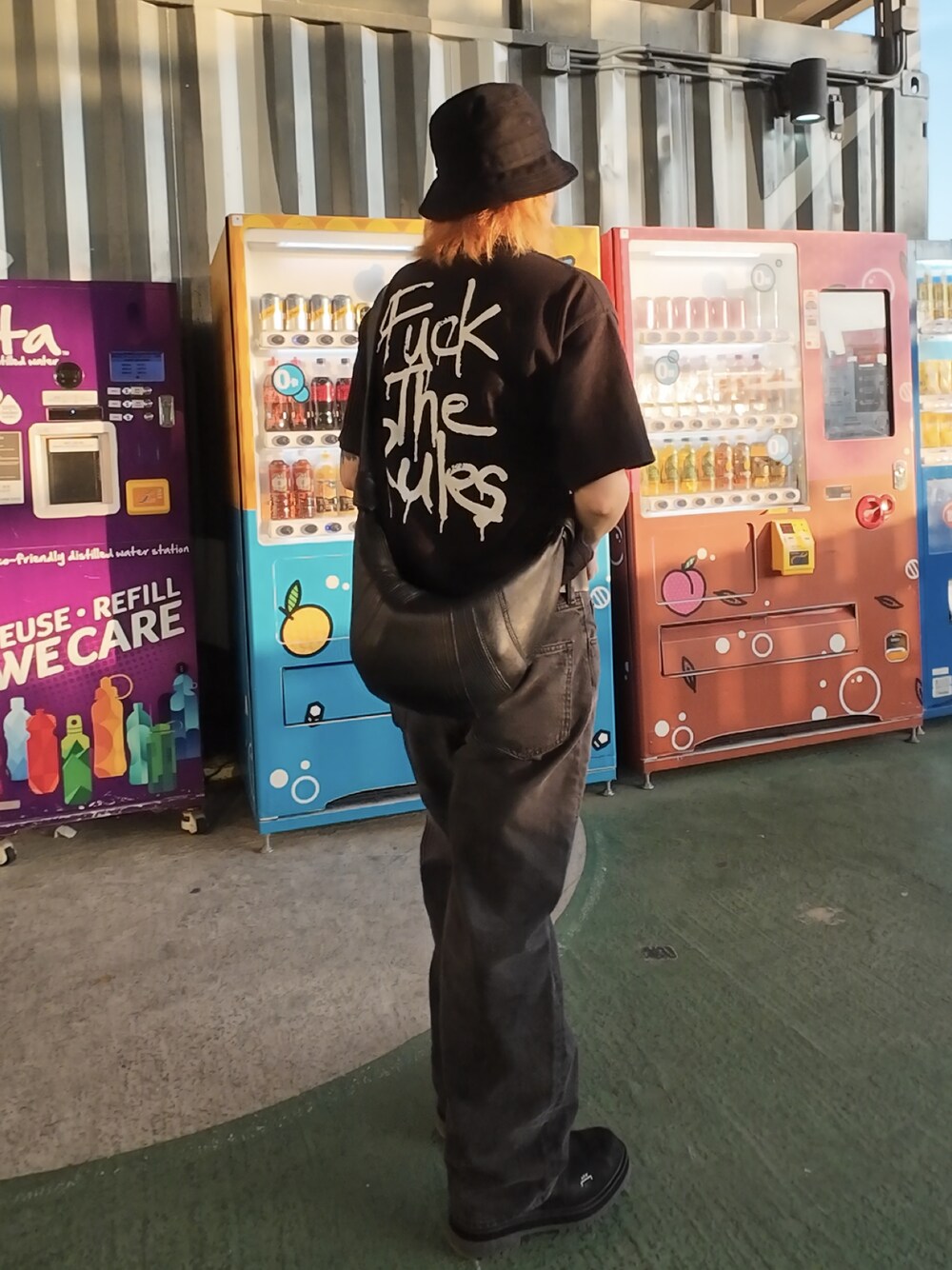 「秋服まるっと大公開、秋服準備はじめました」｜「STUSSYのアイテム（帽子、ブラック系）」を使った、Kyle  Mokさん（メンズ・170cm）の秋コーディネートの1枚目の写真