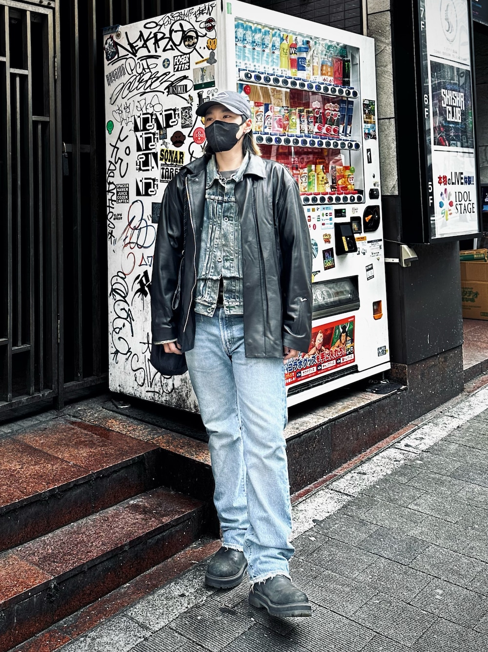 「F.C.R.B.のアイテム（キャップ、グレー系）」を使った、Kyle  Mokさん（メンズ・170cm）の秋コーディネートの1枚目の写真