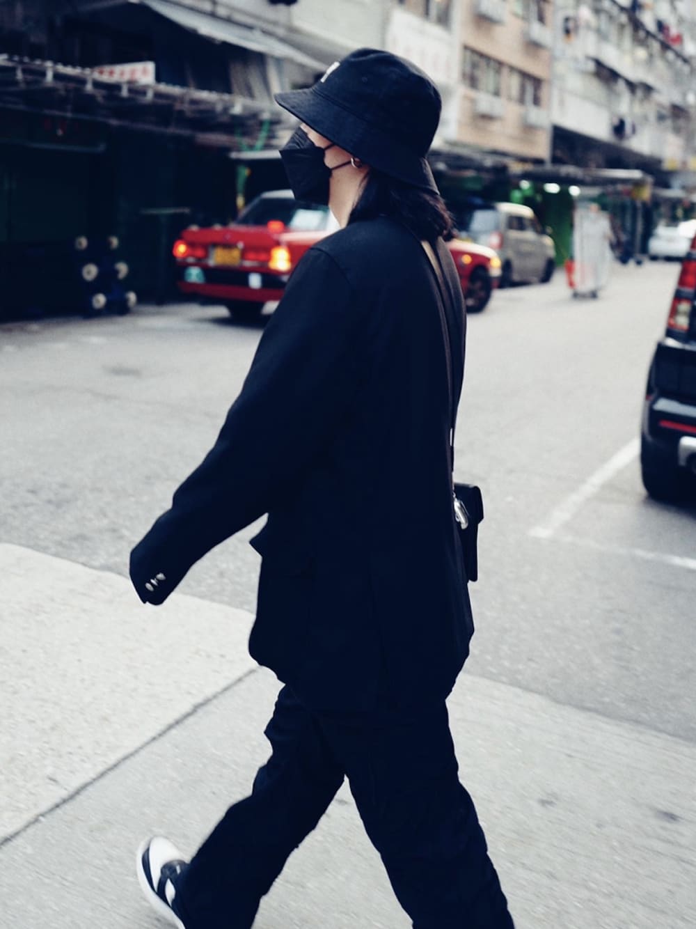 「ootd」｜「SOPHNET.のアイテム（ジャケット/アウター、ブラック系）」を使った、Kyle  Mokさん（メンズ・170cm）の秋コーディネートの1枚目の写真
