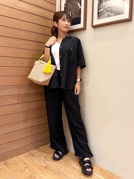 「DRESKIP（ドレスキップ）のビックポケットVネックシャツ（シャツ/ブラウス、ブラック系）」を使った、MINMINさん（レディース・165cm）の夏コーディネート
