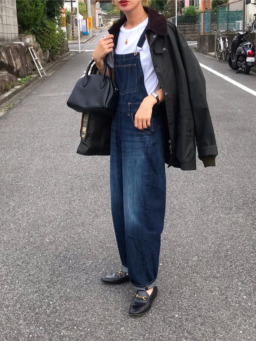 「デニム、サロペット、オーバーオール、GUCCI、barbour、ビットローファー、ミニボストン、プチバトー、ママコーデ、秋コーデ、オイルドジャケット、クラフトスタンダードブティック」｜「BarbourのBARBOUR バブアー ビデイルジャケット MWX0018（ブルゾン、グリーン系）」を使った、Kumika☆さん（レディース・158cm）の秋コーディネートの1枚目の写真
