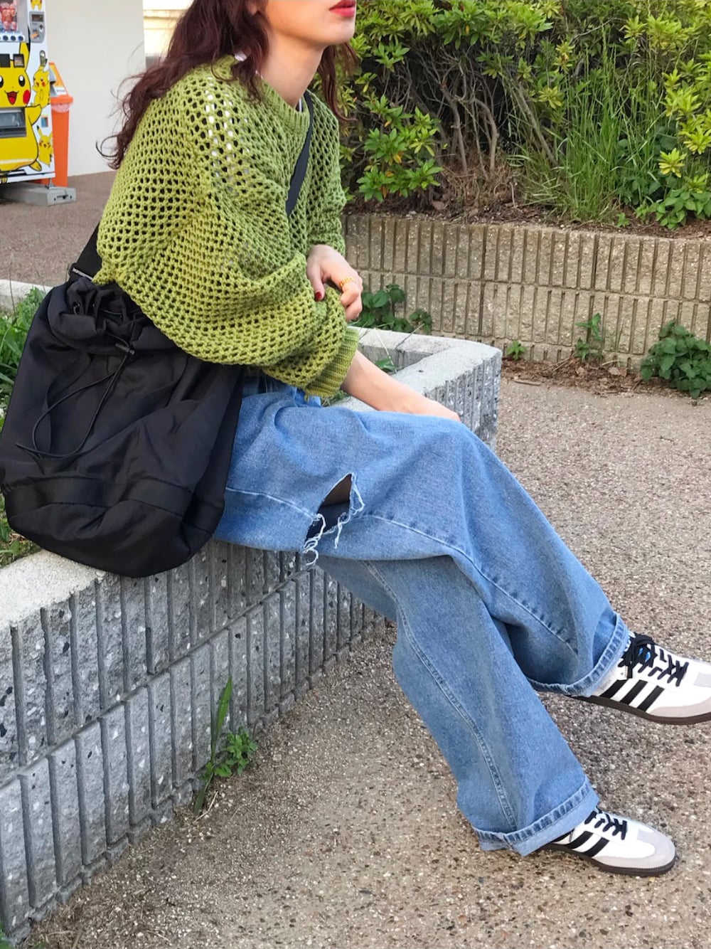 「お出かけコーデ日記、オトナカジュアル、メッシュトップス、グリーン、デニム、サイドカットデニム、バケットバッグ、ショルダーバッグ、UNIQLOU、adidas、adidas samba、samba、カジュアル、パーマヘア、ママコーデ」｜「kleeのアイテム（トップス、グリーン系）」を使った、Kumika☆さん（レディース・158cm）の春コーディネートの1枚目の写真