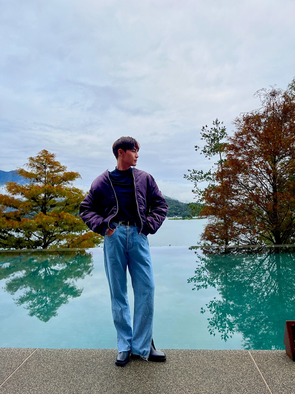 「SunMoonLake」｜「VINTAGEのアイテム（デニムパンツ、ブルー系）」を使った、台湾男子さん（メンズ・175cm）の冬コーディネートの1枚目の写真