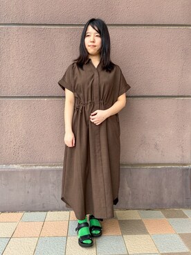 「DRESKIP（ドレスキップ）の【S-LL】お顔周りすっきり 麻調スキッパーシャツワンピース（洋裝、ブラウン系）」を使った、あゆさん（レディース・149cm）の春コーディネート