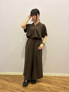 「DRESKIP（ドレスキップ）の【S-LL/セットアップ可/ひんやり】きちんと見えで上品 お袖タック スキッパーブラウス（襯衫、ブラウン系）」を使った、あゆさん（レディース・149cm）の秋コーディネート