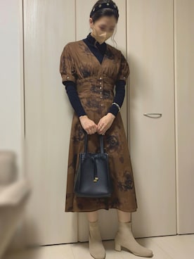 「OZOC（オゾック）のアイテム（トートバッグ）」を使った、ナナさん（レディース・165cm）の秋コーディネート