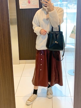 「OZOC（オゾック）のアイテム（トートバッグ）」を使った、ナナさん（レディース・165cm）の秋コーディネート
