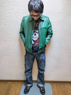 「アイテム（Tシャツ/カットソー、ブラック系）」を使った、マッティンさん（メンズ・171cm）の冬コーディネート