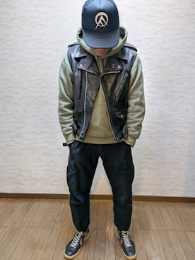 「CONVERSE（コンバース）のアイテム（スニーカー、ブラック系）」を使った、マッティンさん（メンズ・171cm）の春コーディネート