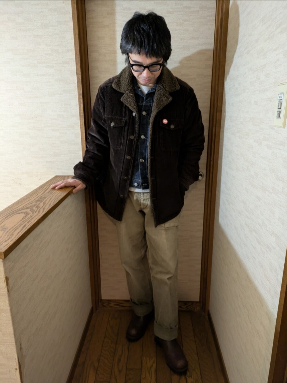 「orSlowのアイテム（カーゴパンツ、グリーン系）」を使った、マッティンさん（メンズ・171cm）の冬コーディネートの1枚目の写真