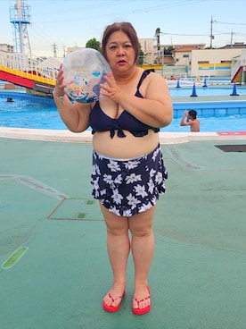 「アイテム（ビーチサンダル）」を使った、かおりんさん（レディース・156cm）の夏コーディネート