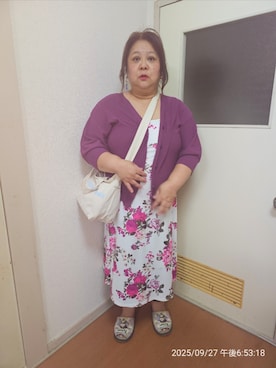 「アイテム（ルームシューズ/スリッパ）」を使った、かおりんさん（レディース・156cm）の秋コーディネート