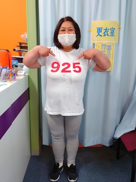 「アイテム（レギンス/スパッツ、シルバー系）」を使った、かおりんさん（レディース・156cm）の春コーディネート