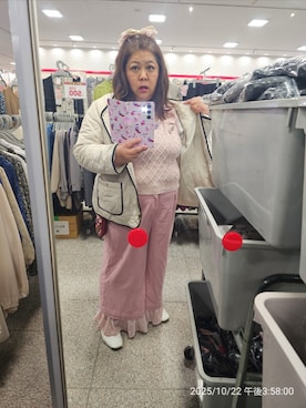 「アイテム（スマホケース/カバー）」を使った、かおりんさん（レディース・157cm）の秋コーディネート