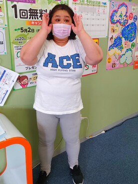 「アイテム（レギンス/スパッツ、シルバー系）」を使った、かおりんさん（レディース・156cm）の春コーディネート