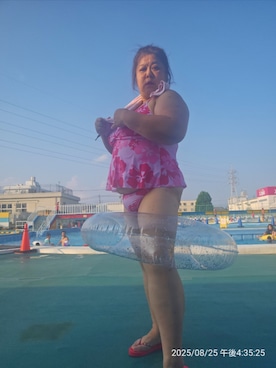 「アイテム（ビーチサンダル）」を使った、かおりんさん（レディース・156cm）の夏コーディネート