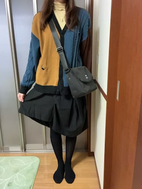 「アイテム（ネックレス）」を使った、亜輝さん（レディース・174cm）の秋コーディネート