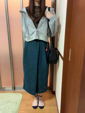 「アイテム（ボストンバッグ）」を使った、亜輝さん（レディース・174cm）の春コーディネート