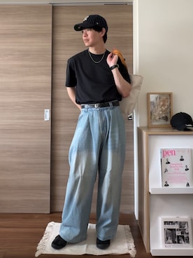 「soerte（ソエルテ）のWIDE BUGGY VINTAGE LIKE DENIM PANTS " MUD DYEING / WASHED "/ワイドバギーヴィンテージライクデニムパンツ（デニムパンツ、ブルー系）」を使った、Keiさん（メンズ・177cm）の春コーディネート