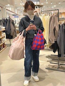 「アイテム（エコバッグ/サブバッグ、レッド系）」を使った、テフユさん（レディース・163cm）の冬コーディネート