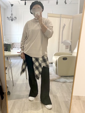 「アイテム（スウェット、ベージュ系）」を使った、はくさん（レディース・158cm）の秋コーディネート