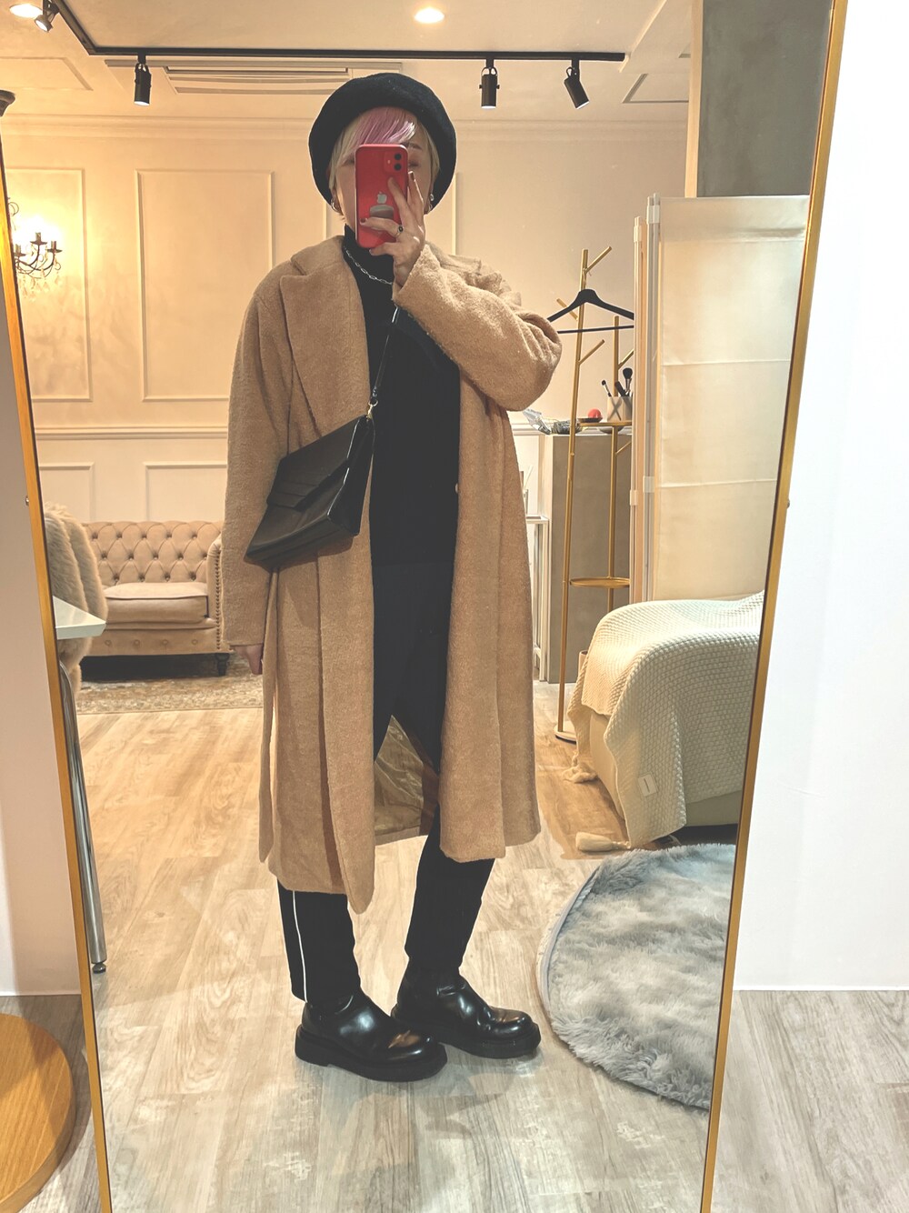 「シンプル、キレイめ、古着コーデ、古着、韓国ファッション、メンズライク、プチプラ、ブラックコーデ」｜「H&Mのアイテム（ブーツ、ブラック系）」を使った、はくさん（レディース・158cm）の冬コーディネートの1枚目の写真