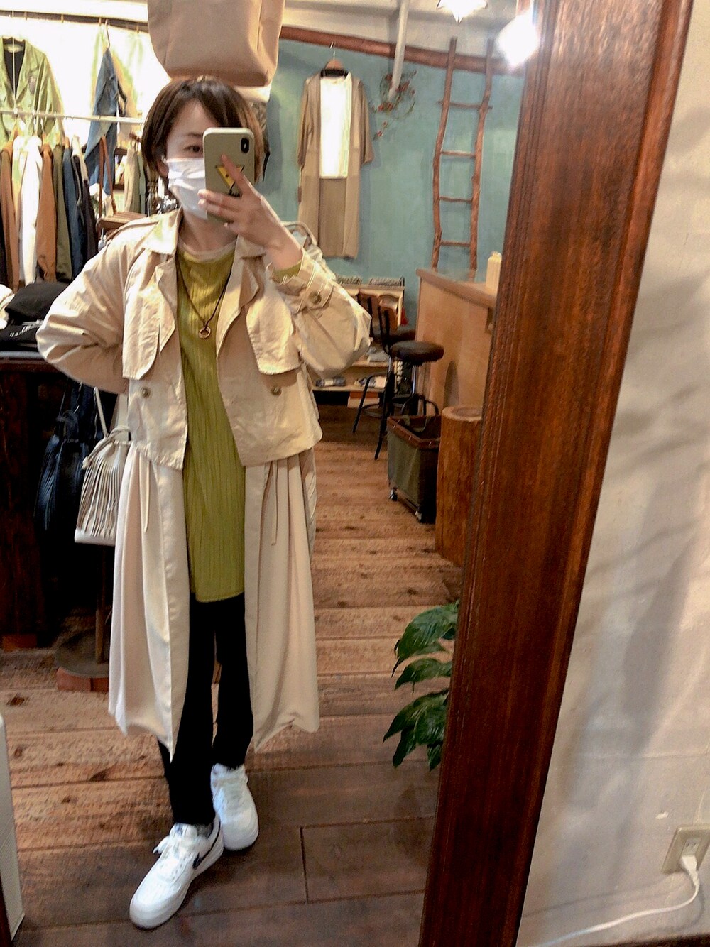 MICALLE MICALLEのトレンチコートを使った人気ファッション MICALLE MICALLEのトレンチコートを使った人気ファッション