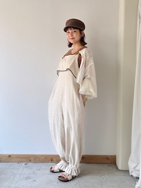 「アイテム（オールインワン・サロペット、ベージュ系）」を使った、asukaさん（レディース・158cm）の秋コーディネート
