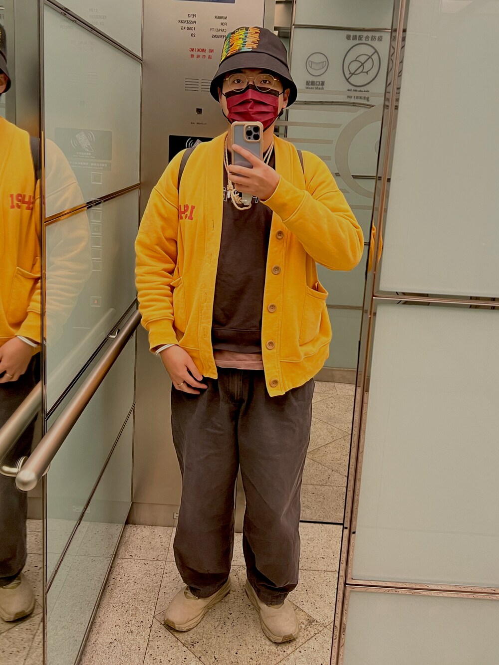 「ootd、Taipei 101、リョクシャカ」｜「CA4LAのアイテム（ハット、ブラック系）」を使った、謝慶潭 Jim Hsieh さん（メンズ・179cm）の春コーディネートの1枚目の写真