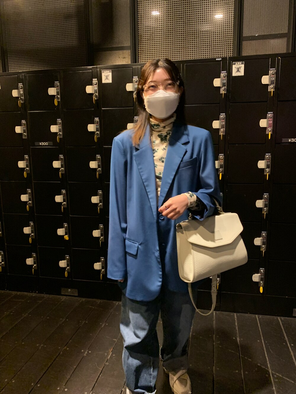 「オトナカジュアル、休日スタイル、カジュアルコーデ、秋色、ootd、outfit、オーバーサイズ、ユニクロ、yarden、Moonstar、クリアメガネ」｜「yardenのアイテム（トップス、ブルー系）」を使った、renaさん（レディース・154cm）の秋コーディネートの1枚目の写真