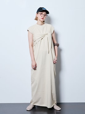 「CITYSHOP（シティーショップ）のCUTDRESS with SCARF：ワンピース（ワンピース、ベージュ系）」を使った、SAKURAKOさん（レディース・165cm）の夏コーディネート
