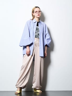 「CITYSHOP（シティーショップ）のSATIN EASY パンツ（その他パンツ、ベージュ系）」を使った、SAKURAKOさん（レディース・165cm）の春コーディネート