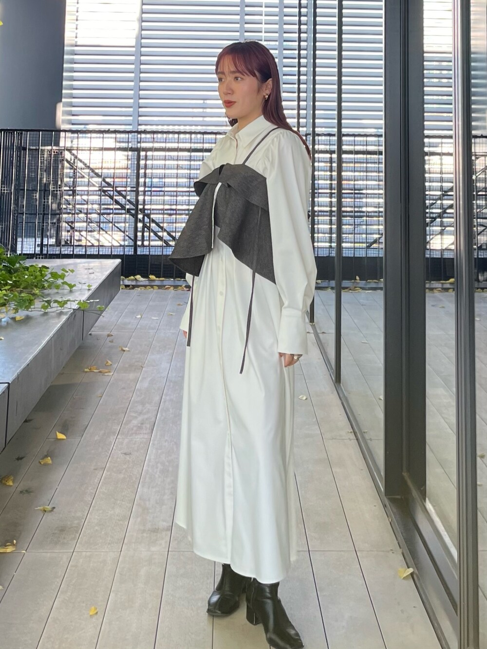 「PUBLIC TOKYOのマルチウェイビスチェシャツワンピース（ワンピース、ホワイト系）」を使った、yukisugasawaさん（レディース・155cm）の冬コーディネートの1枚目の写真