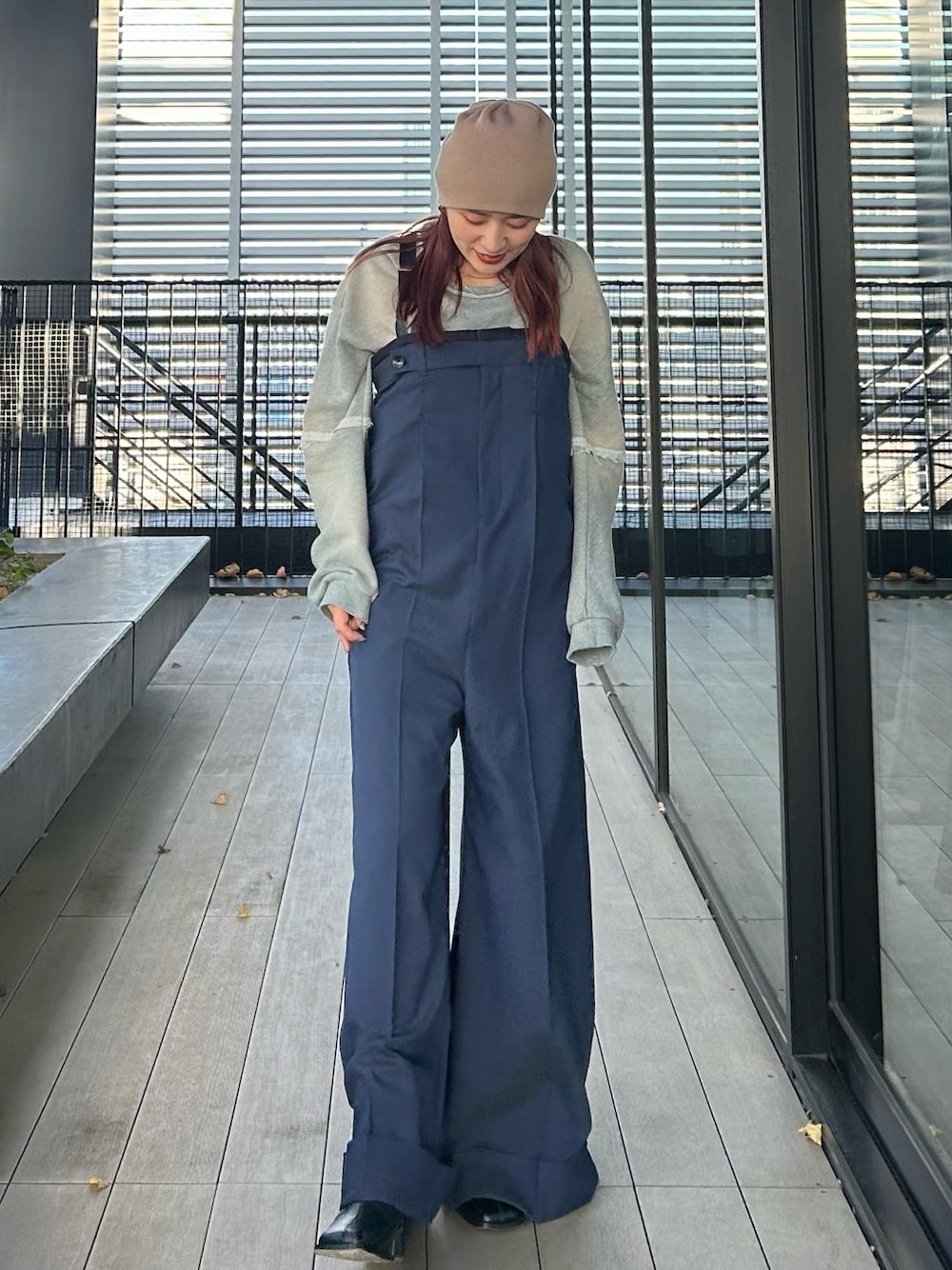 「PUBLIC TOKYOのサスぺサイドラインサロペット（つなぎ/オールインワン、ブルー系）」を使った、yukisugasawaさん（レディース・155cm）の冬コーディネートの1枚目の写真