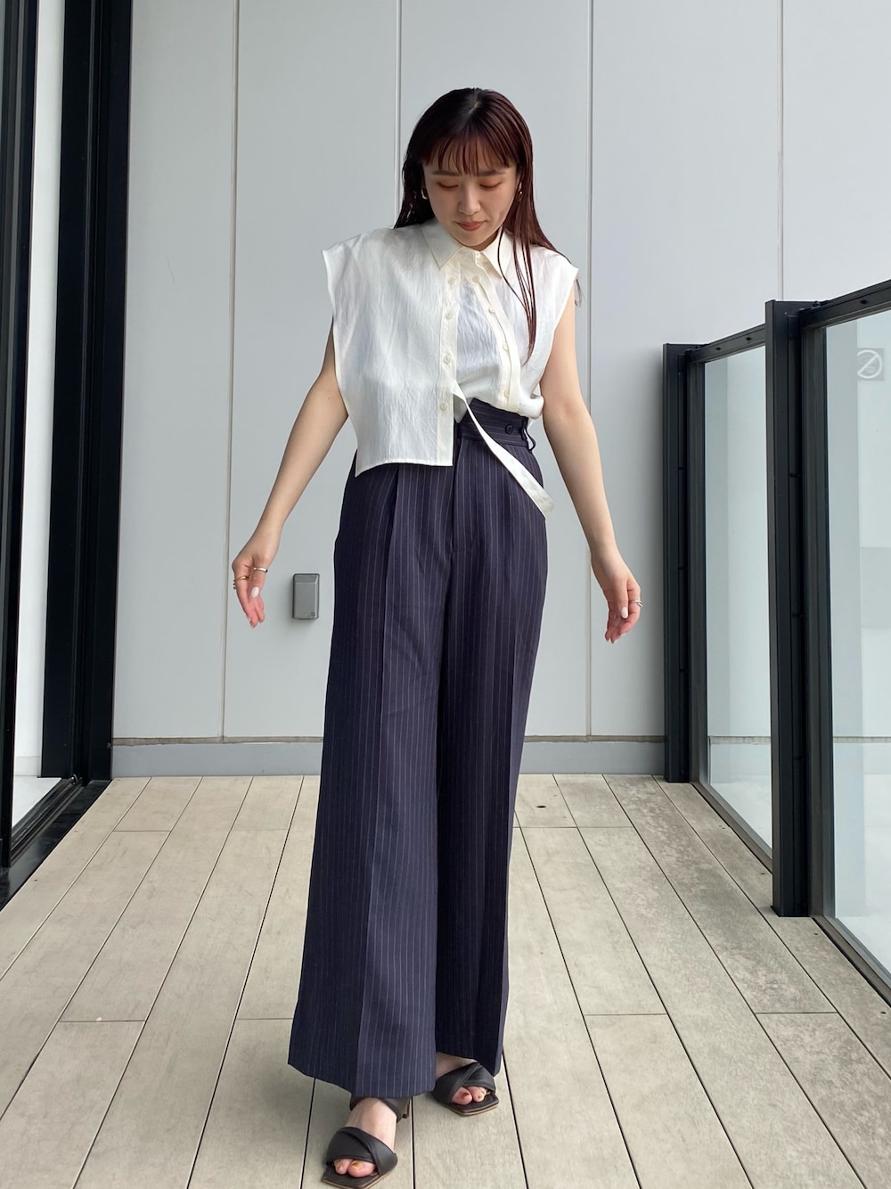 「PUBLIC TOKYOの【大阪府産】【セットアップ対応】リネンライクフレアパンツ/ワイドストレート/ウォッシャブル（スラックス、その他）」を使った、yukisugasawaさん（レディース・155cm）の夏コーディネートの1枚目の写真
