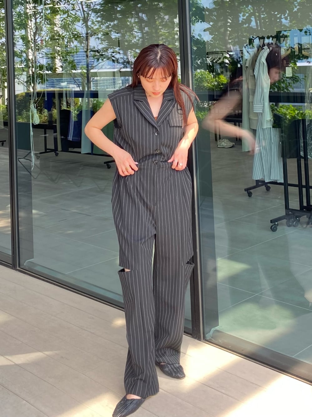 「PUBLIC TOKYOのノースリーブジャンプスーツ（つなぎ/オールインワン、ブラック系）」を使った、yukisugasawaさん（レディース・155cm）の夏コーディネートの1枚目の写真