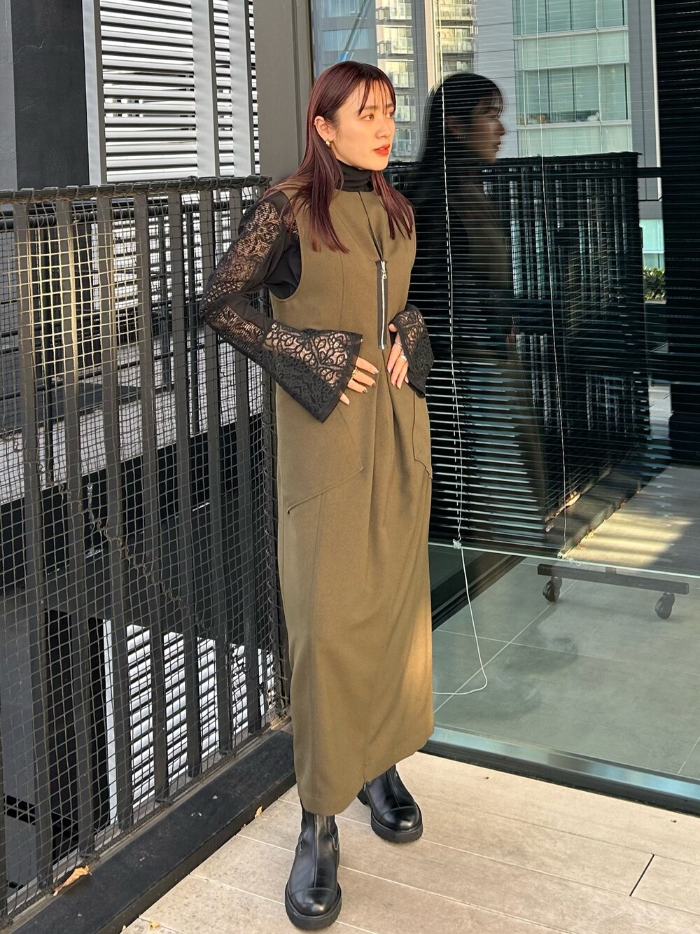 「PUBLIC TOKYOのフロントジップジャンスカ（ジャンパースカート、グリーン系）」を使った、yukisugasawaさん（レディース・155cm）の冬コーディネートの1枚目の写真