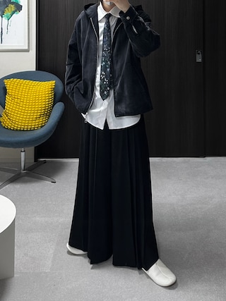 「KUUUPY(クーピー)のDrape Three Tack Hakama Slacks - ドレープ3タック袴スラックス(その他パンツ)」を使った、ぴたんさん(メンズ・173cm)の春コーディネート