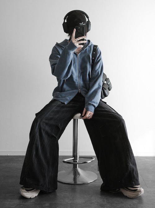 「KUUUPY（クーピー）のPigment-Dyed Double-Zip Hoodie - ピグメント加工ダブルジップパーカー（パーカー）」を使った、ぴたんさん（メンズ・173cm）の冬コーディネート