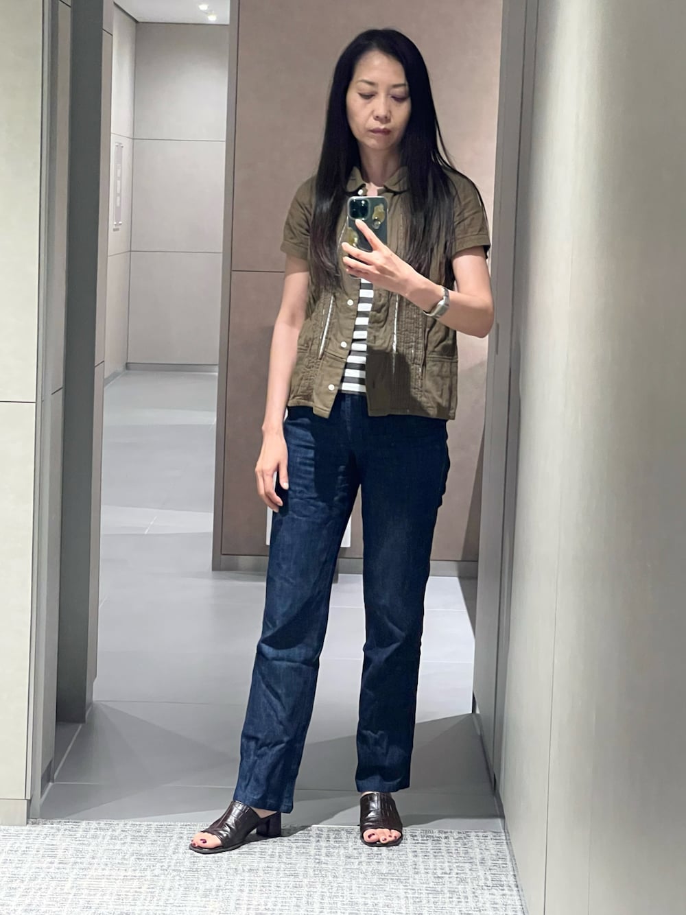 「パンツコーデ、高身長女子、tricot COMME des GARCONS、GALERIE VIE、JOSEPH」｜「JOSEPHのアイテム（デニムパンツ、ブルー系）」を使った、agnesさん（骨格ナチュラル・レディース・168cm）の夏コーディネートの1枚目の写真
