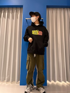 「DANKE SCHON（ダンケシェーン）のDankeSchon/ダンケシェーン/リメイクカーゴパンツ（カーゴパンツ）」を使った、RIKIKYAさん（メンズ・168cm）の冬コーディネート