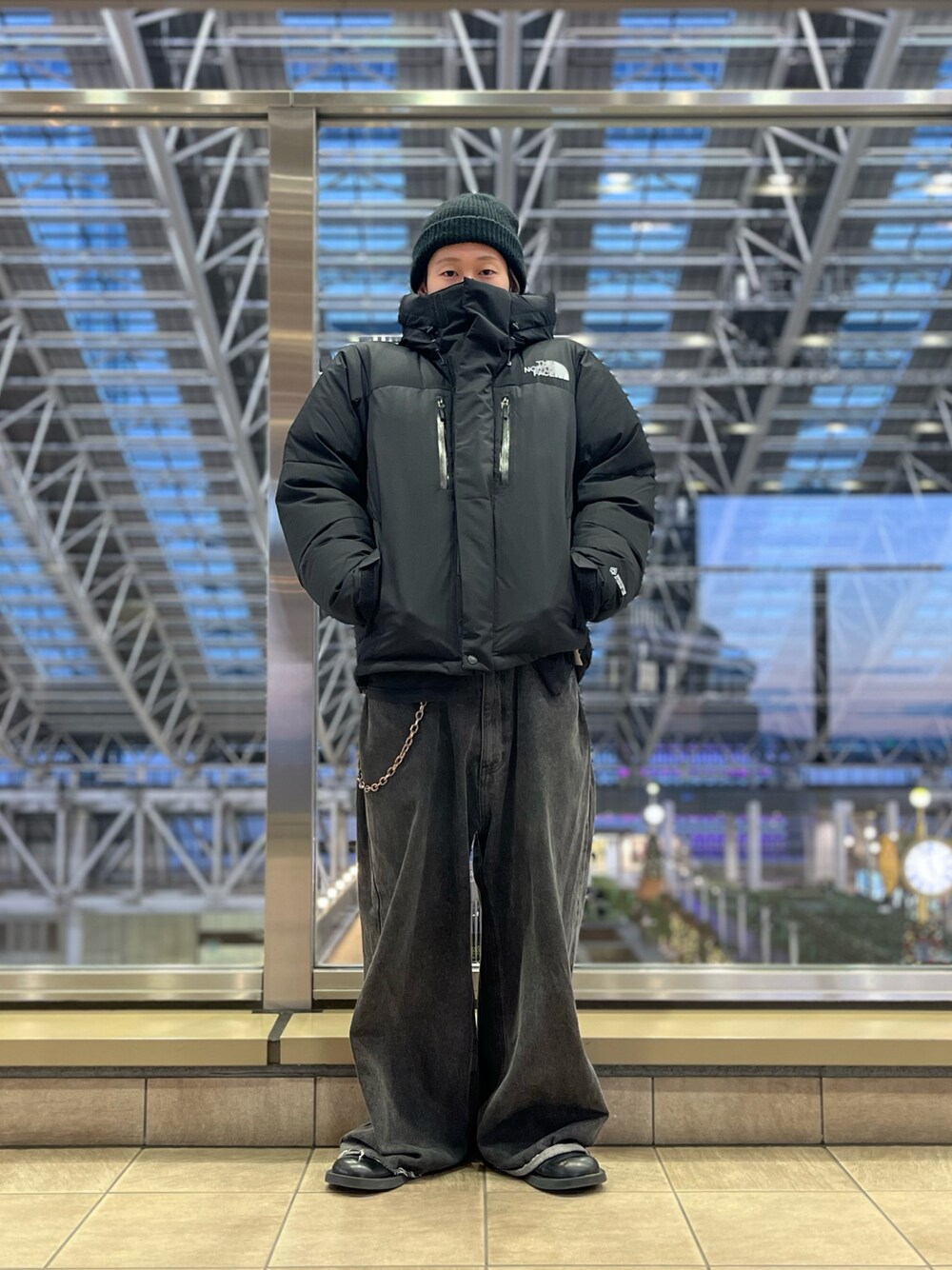「LHP、lhplucuaosaka、大人カジュアル、きれいめカジュアル、ootd、ストリート」｜「WHITELANDのWHITELAND/ホワイトランド/WIDE DENIM（デニムパンツ、ブラック系）」を使った、RIKIKYAさん（メンズ・168cm）の秋コーディネートの1枚目の写真