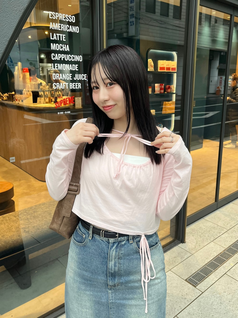 「リボン」｜「mlineの[mline]ロッツリボンTシャツ（Tシャツ/カットソー、レッド系）」を使った、mokaさん（レディース・158cm）の春コーディネートの1枚目の写真