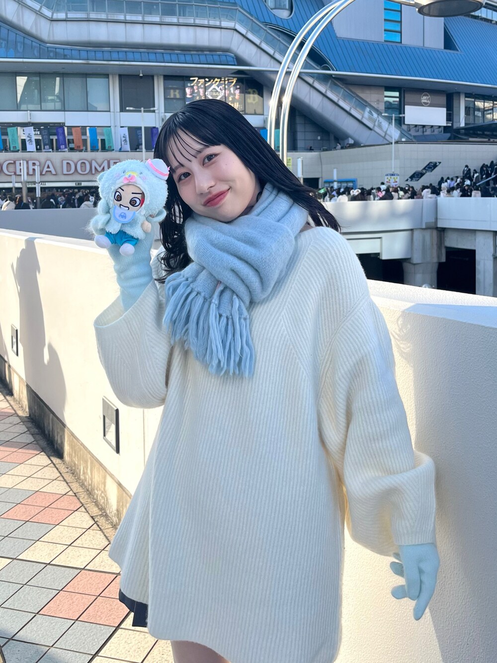 「eighter、SUPER EIGHT、ライブコーデ」｜「muguetのラクーンニットミニワンピース（ワンピース、ホワイト系）」を使った、mokaさん（レディース・158cm）の冬コーディネートの1枚目の写真